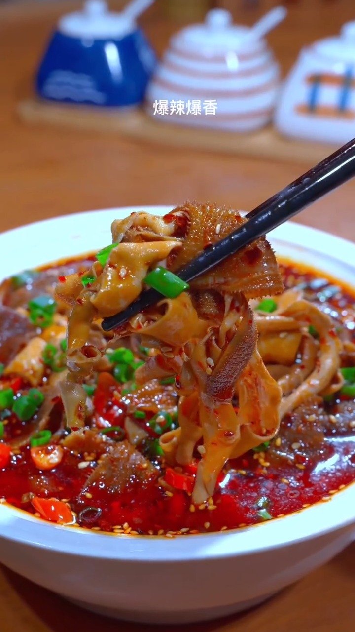 美食怎么做 手把手教你做四川冒菜,做法简单,麻辣鲜香,真好吃!