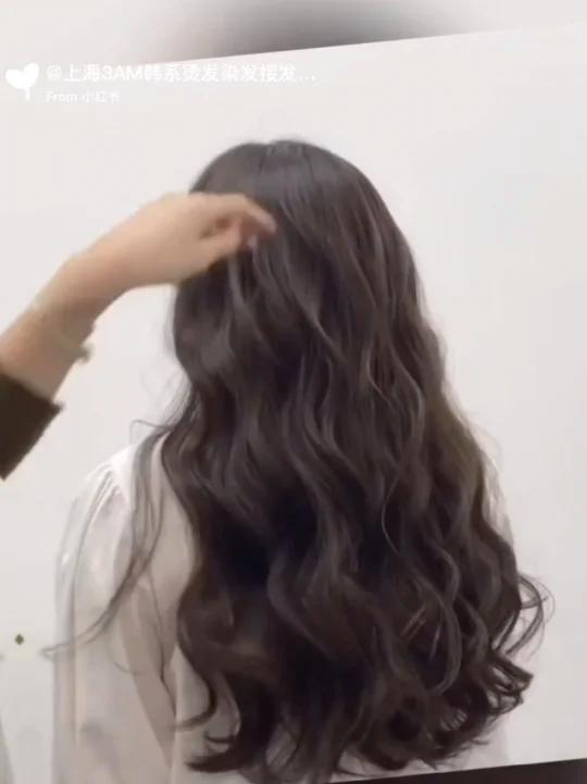 上海烫发 上海法式卷发风格 中长发、秋冬烫发最受欢迎的卷发~慵懒整齐的卷卷,温柔系水波纹卷