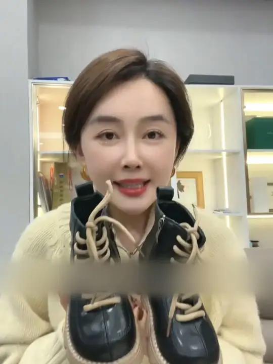 男女童马丁靴 小黄鸭柚柚马丁靴2024新款秋冬季儿童靴子中大童皮靴男童加绒短靴 男童加绒短