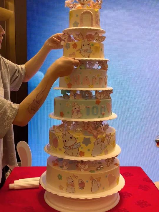 六层玲娜贝儿百天蛋糕 谁家的小宝贝这么可爱 生日给你满满的爱 