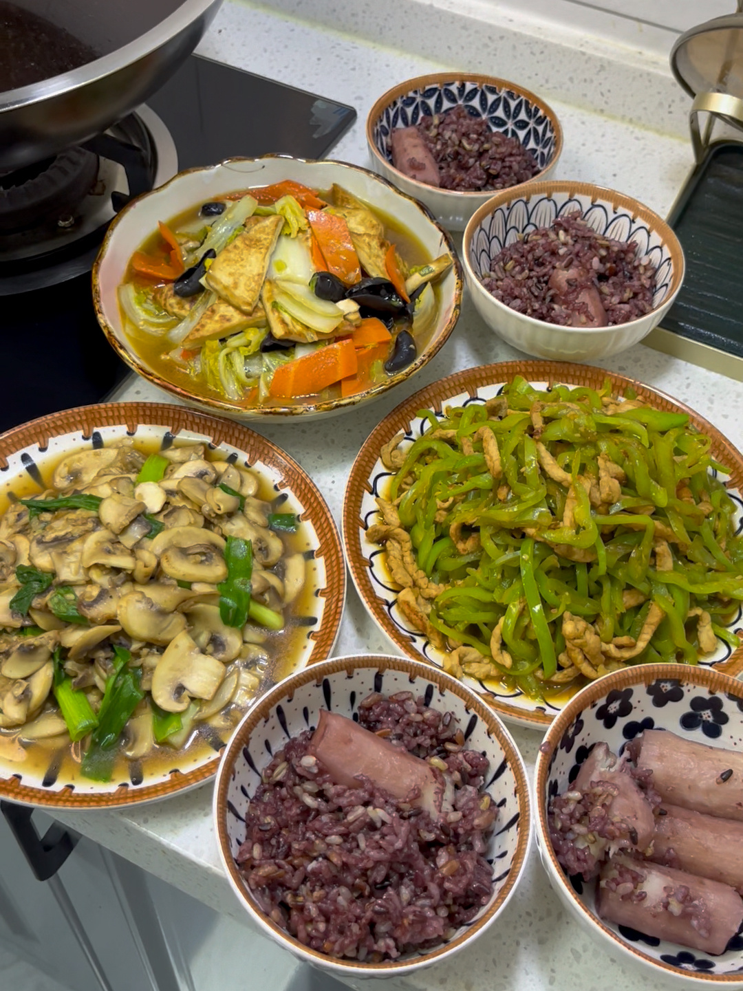 家常便饭最抚人心一家四口的午餐
