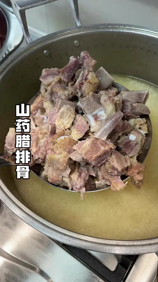 什么时候我也去一趟丽江 吃一顿真正的丽江腊排骨 丽江的朋友可以给我推荐店铺吗