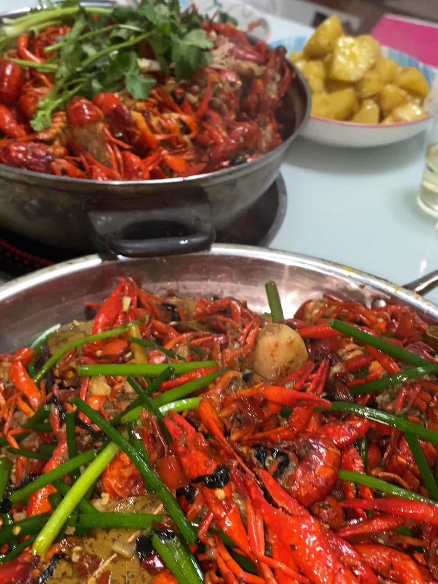 姐姐做的两大盆龙虾 不同的口味 小龙虾小龙虾吃起来 桃江美食