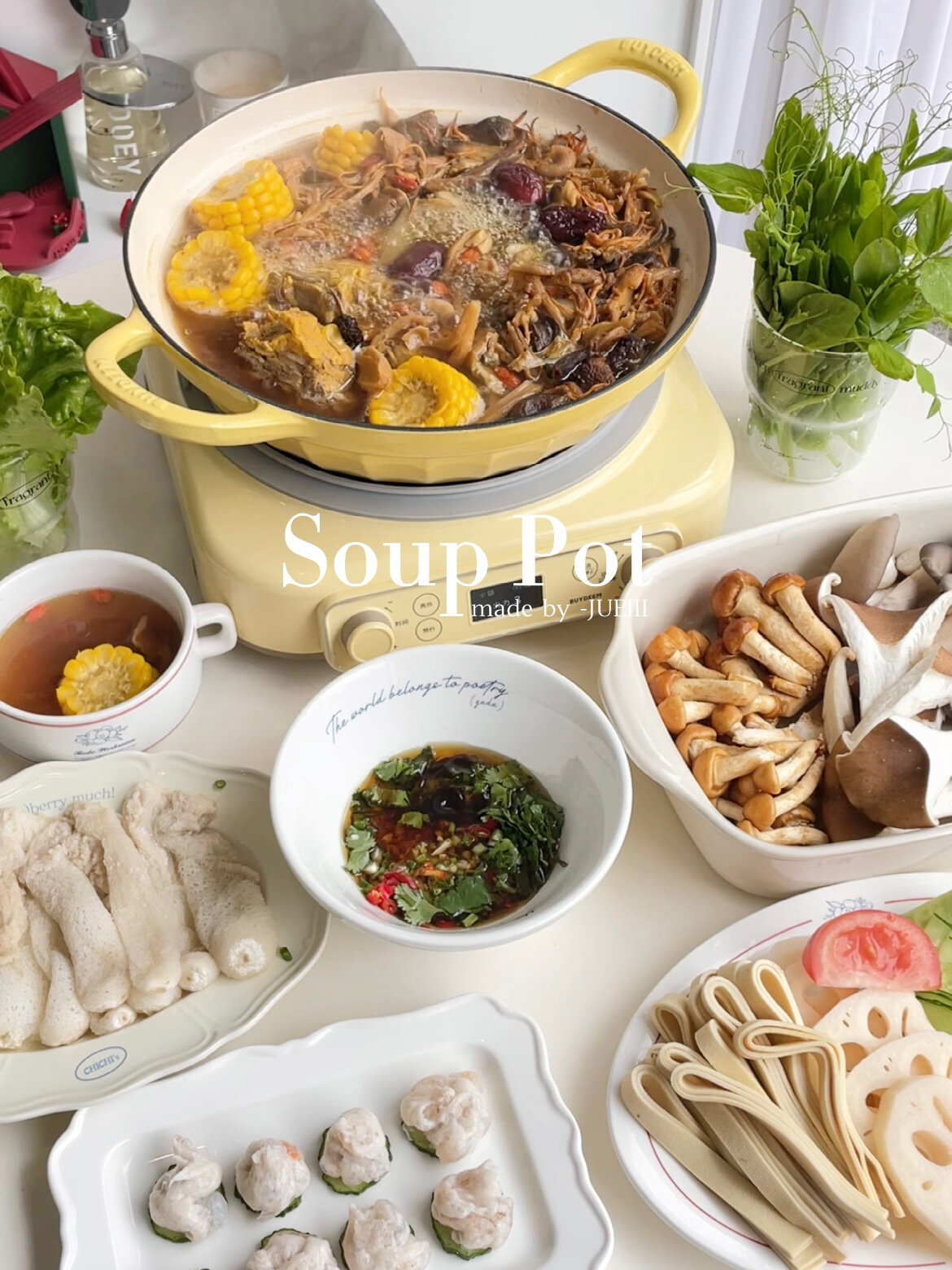 周末宅家火锅|排骨菌汤锅一定要试试