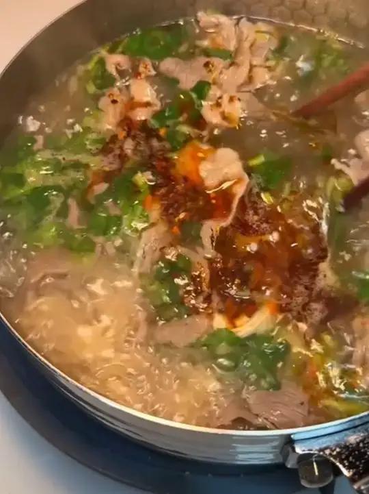 5分钟搞定的牛肉粉丝汤,真的好好吃,连续吃一周都没吃够 美食vlog日常做饭牛肉粉丝汤强烈