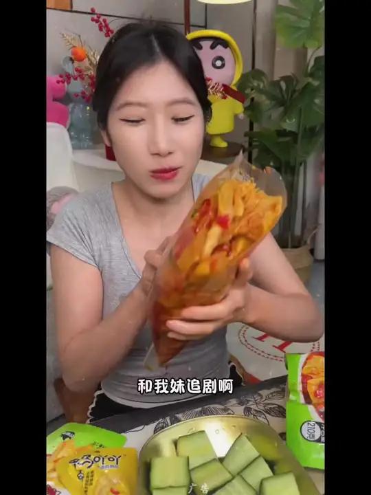 晚上嘴巴寂寞的时候就知道这个柠檬去骨鸭掌有多香了