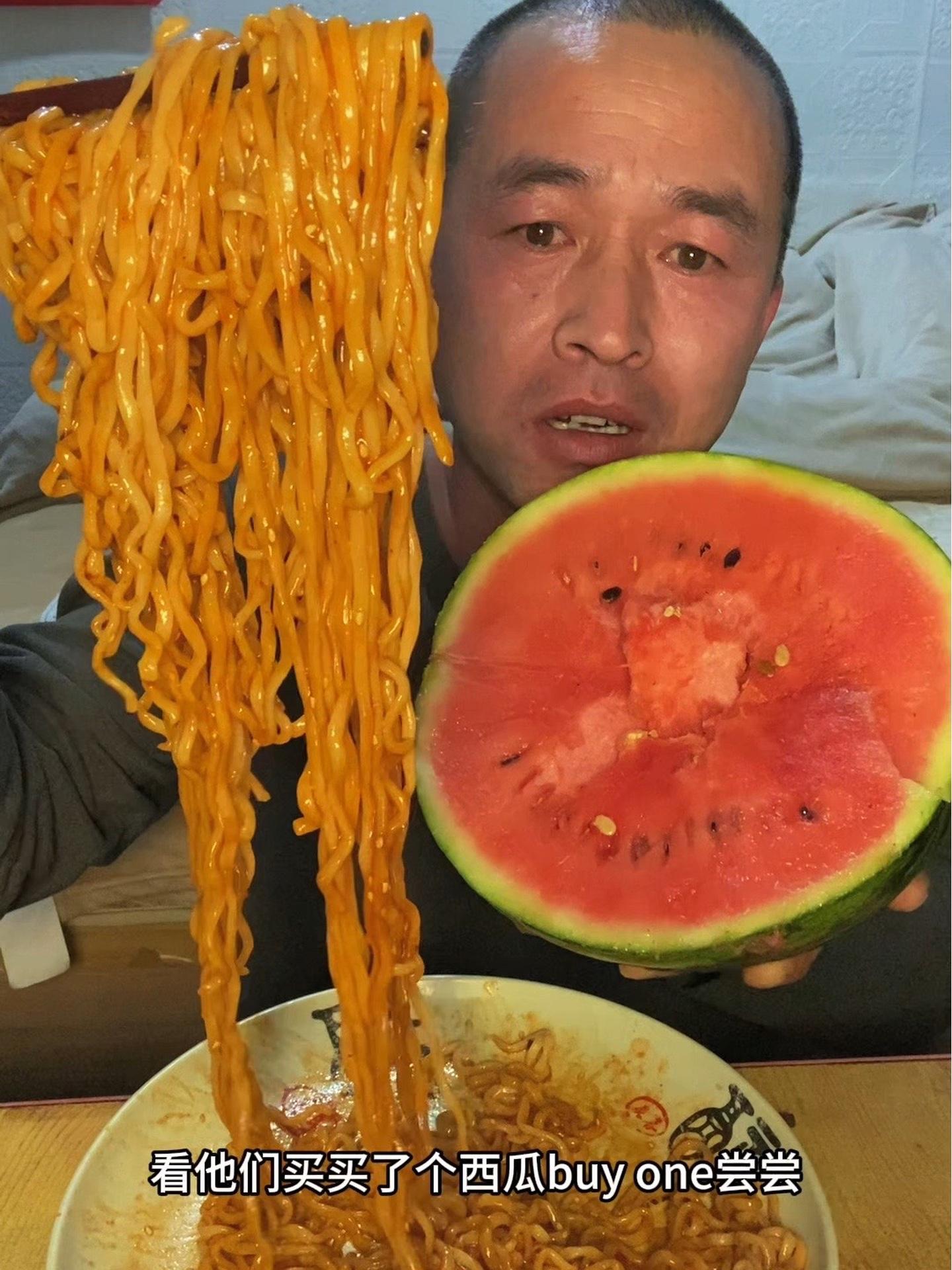 2包火鸡面超级无敌大可爱 火鸡面的神仙吃法 三养火鸡面 这一口简直香迷糊了 简简单单又一餐