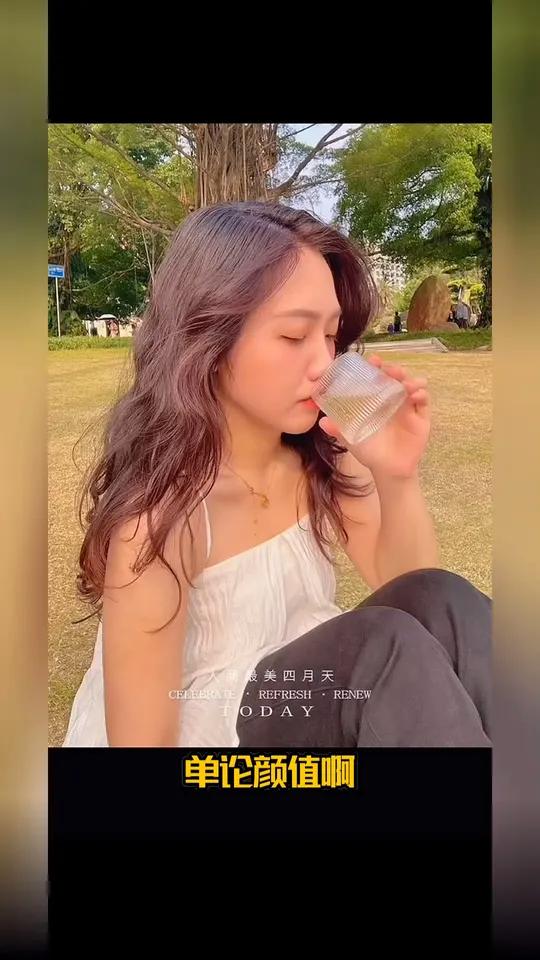 来自新疆沙地酒庄小支装白葡萄酒!今天下午四点半开始发货了!拍一发六,包邮到家,还有运费险哦