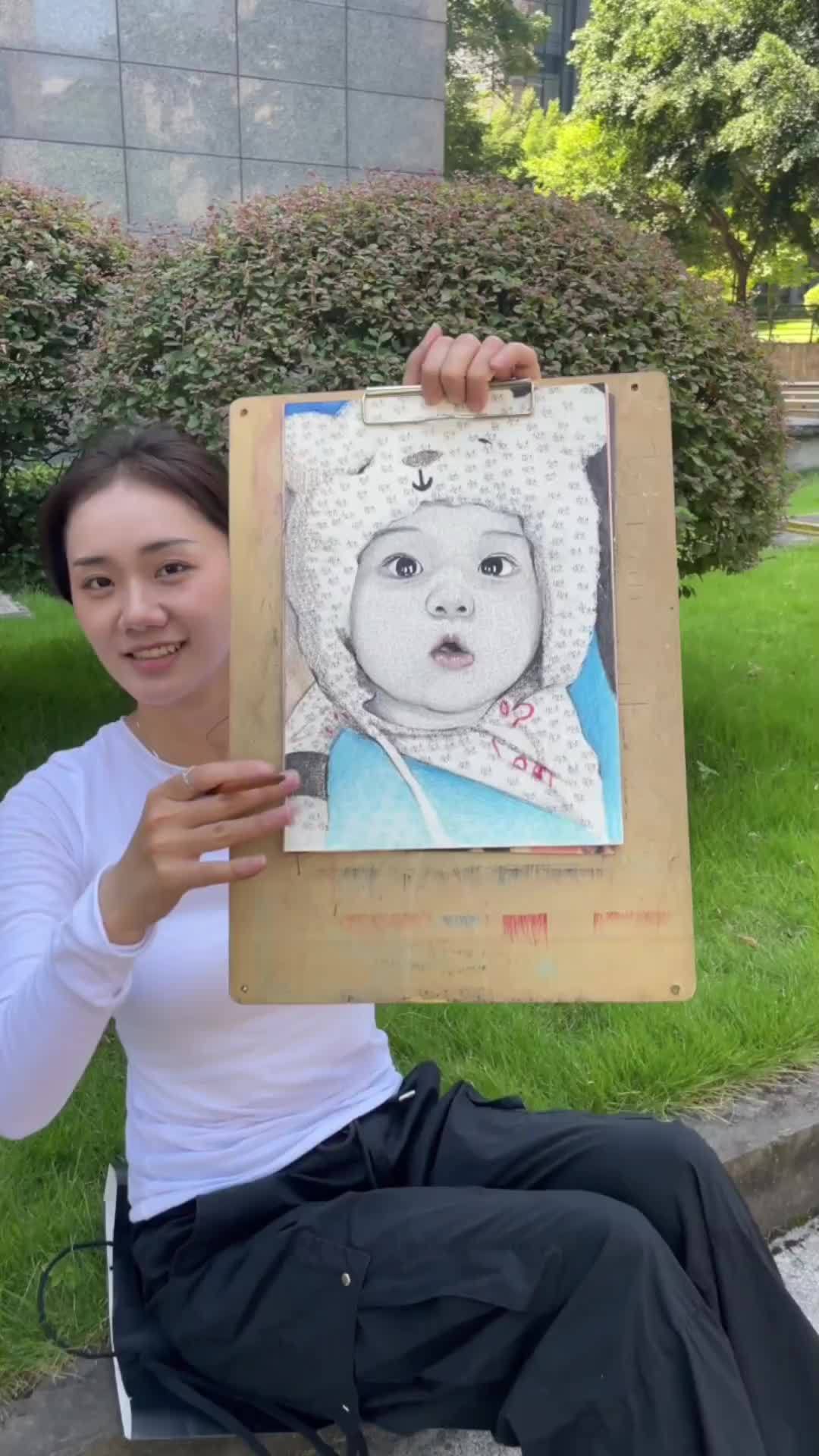 今天又画了幅彩铅画,从村里的角落望向广阔天地,怀揣憧憬的我,哪怕出身平凡,也会为梦想奋力奔