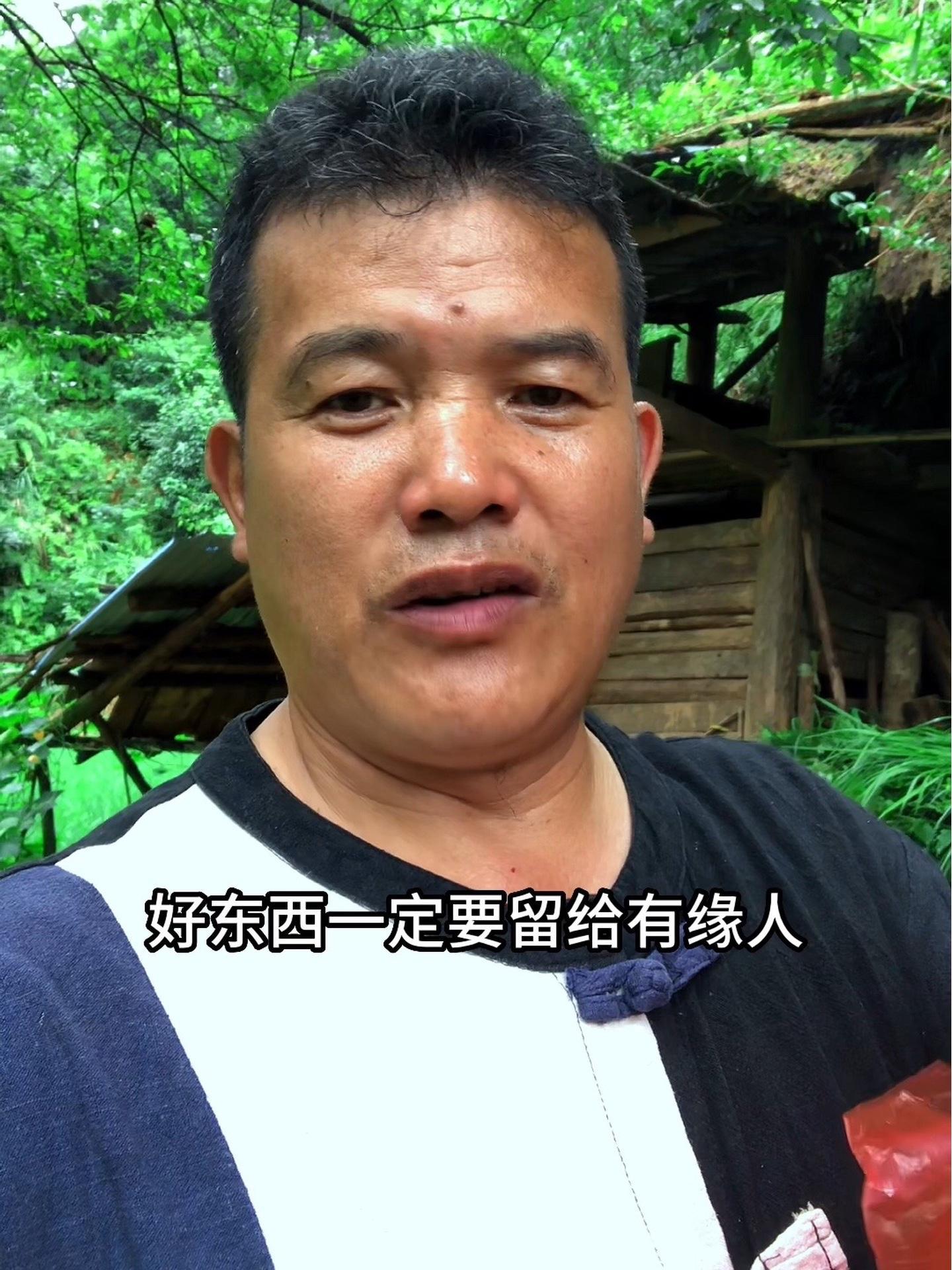 刚哥养的稻谷鸭一般人是吃不上的 我为家乡代言 村支书 记录农村生活 生态养殖 农民