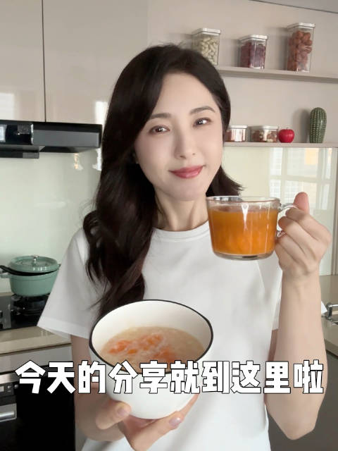 夏日幸运食谱已到♀ 最近天气热胃口不好,也很容易生病,在三伏天里从饮食上面就要格外的注意。