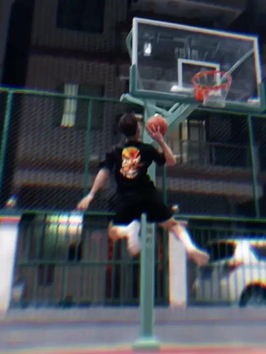 突击检查:穿过的第一双球鞋是什么品牌的