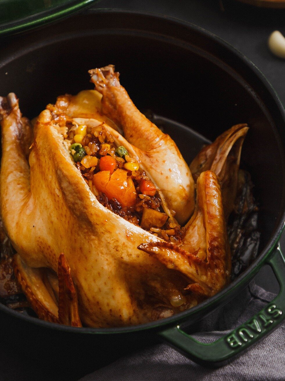 品味STAUB|鲜香八宝鸡,不加一滴水!