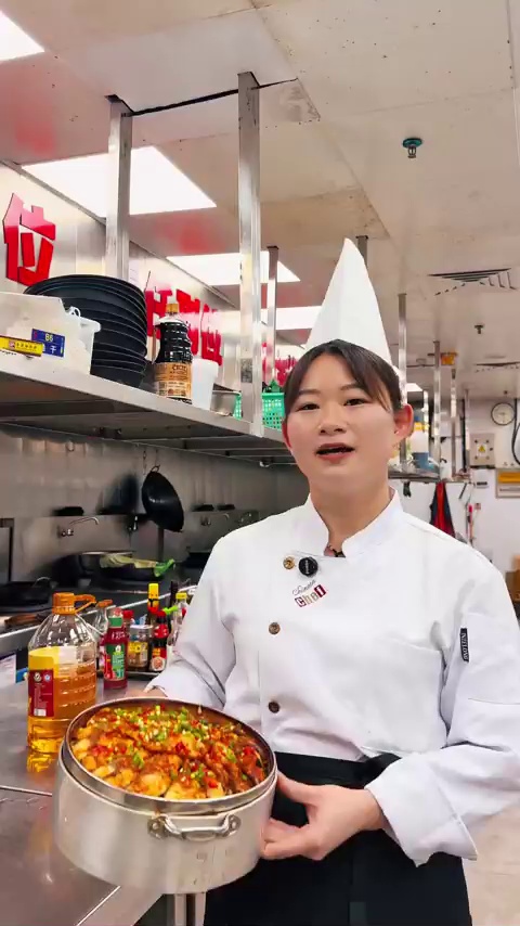 来江西没吃过这道美食，算不算白来？鲜辣又嫩滑，这才是客家非遗