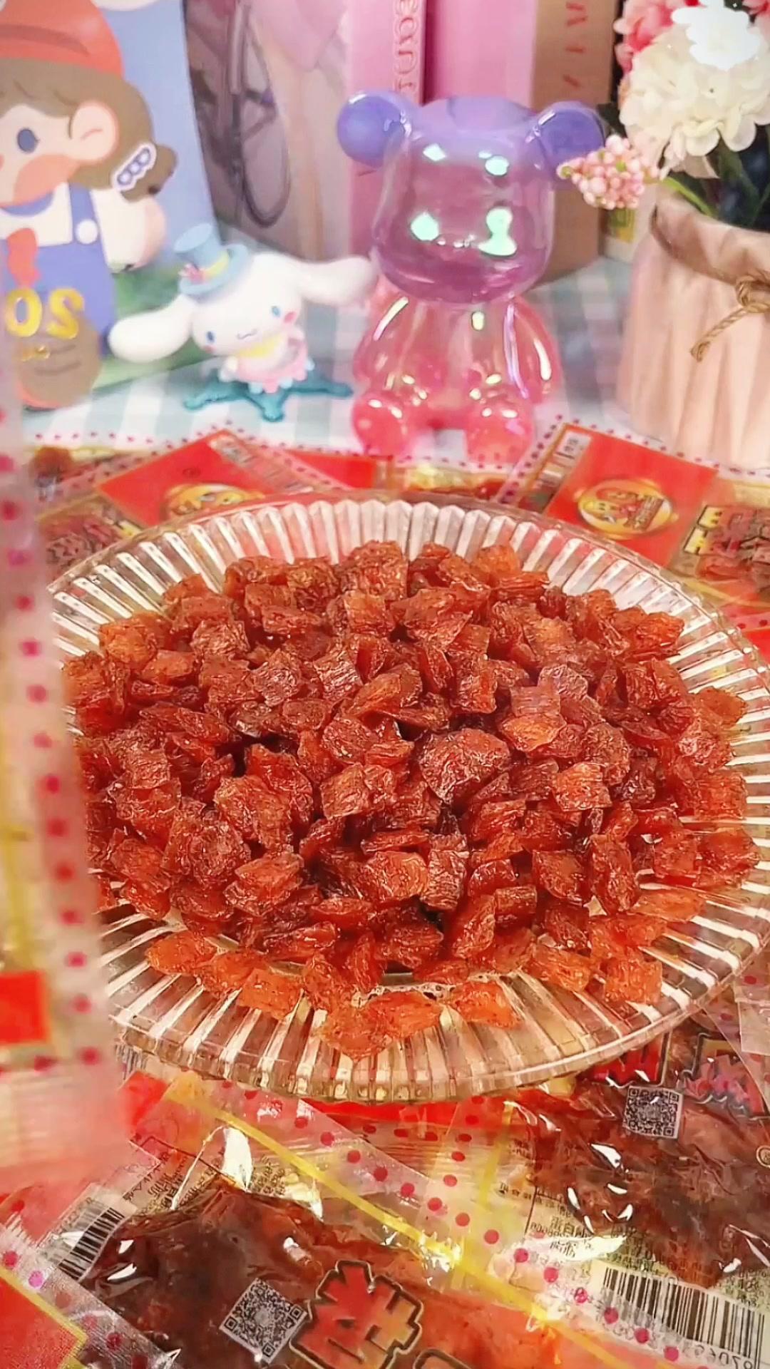 长勇娃娃巴西烤肉辣条,巴西烤肉辣条超级好吃,颗颗粒粒饱满,干干净净嘴馋时候吃上一包,解馋小