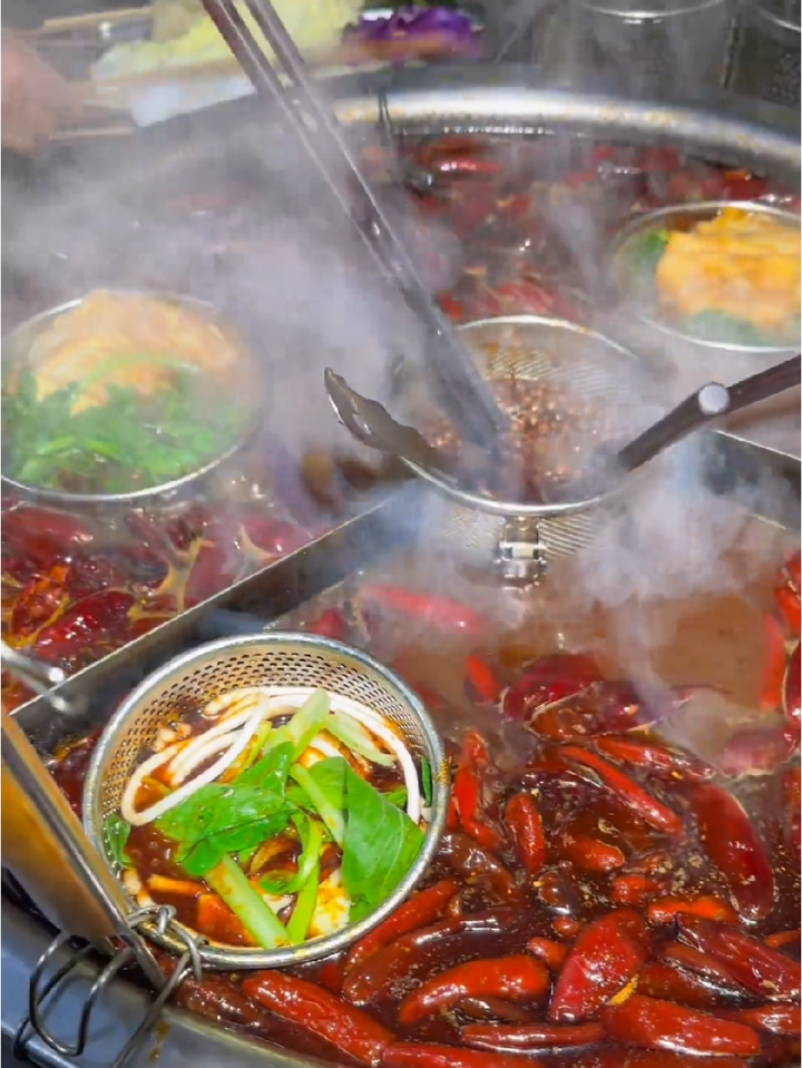 张掖麻辣烫 申请出战 跟着小虎牙体验属于张掖的“热浪滚烫”