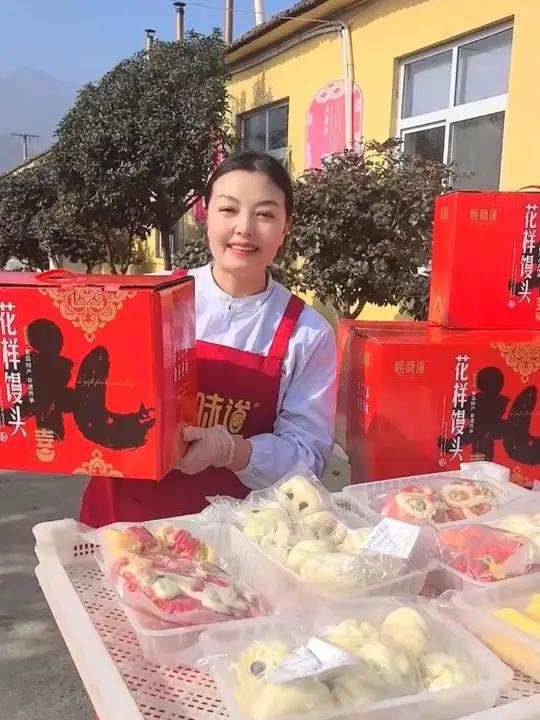 非遗王哥庄大馒头礼盒，崂山水揉面铁锅蒸，一口麦香藏福运，礼赠团圆皆欢喜