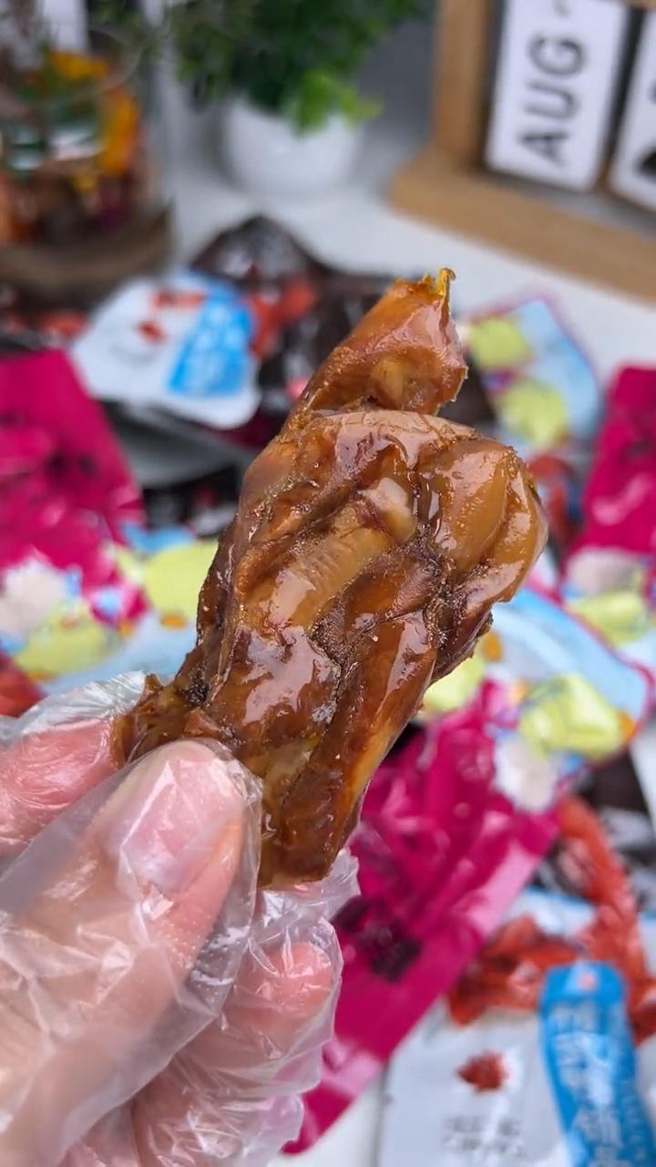 精武鸭锁骨,独立包装,个大肉多,骨肉相连,口口入味 零食推荐 追剧小零食 鸭锁骨好吃 卤味