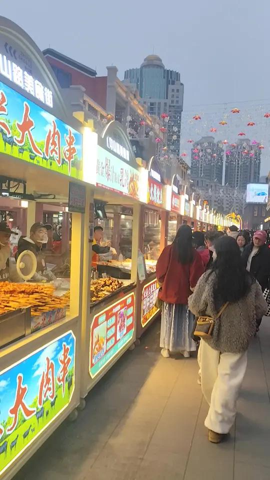 南宁朝阳广场中山路美食街 南宁朝阳广场中山路美食街