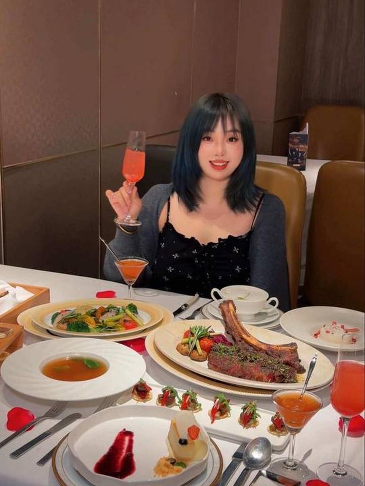 下班和闺蜜一起吃王品的漂亮牛排餐啦！