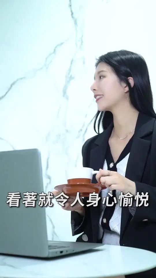 马可波罗岩板轻纱鱼肚白,温柔的光泽与典雅的纹理细腻交织,令人身心愉悦,犹如东方初露的那抹鱼