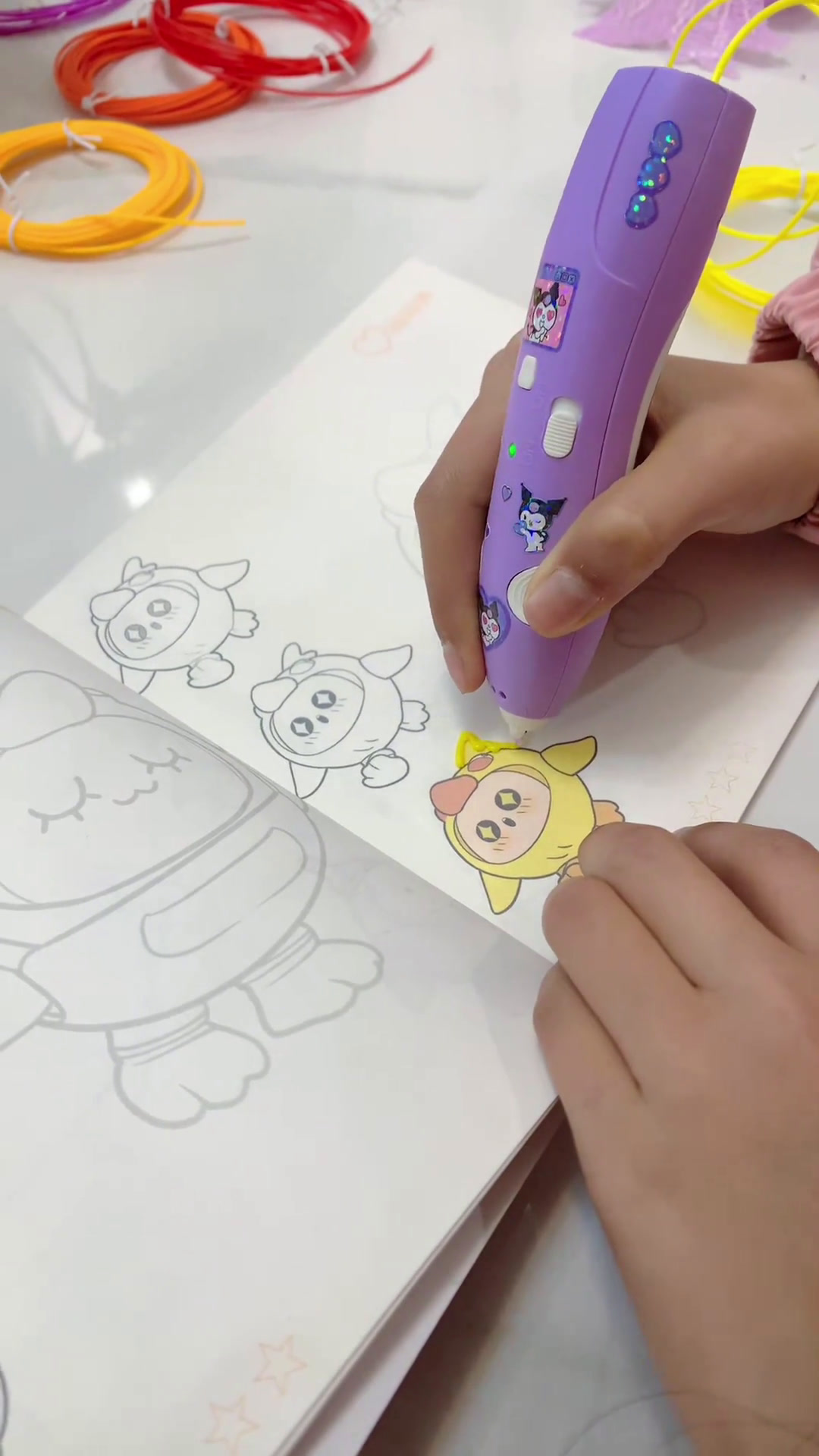 姐妹俩用打印笔PK卡通三丽欧玩偶,姐姐做的蛋仔,妹妹做的hello Kitty,宝子们喜欢
