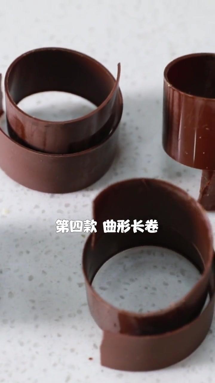 食品插件无疑对于西点和蛋糕来说都是首选 而巧克力饰品的装饰 更能让产品看上去显得高端大气 