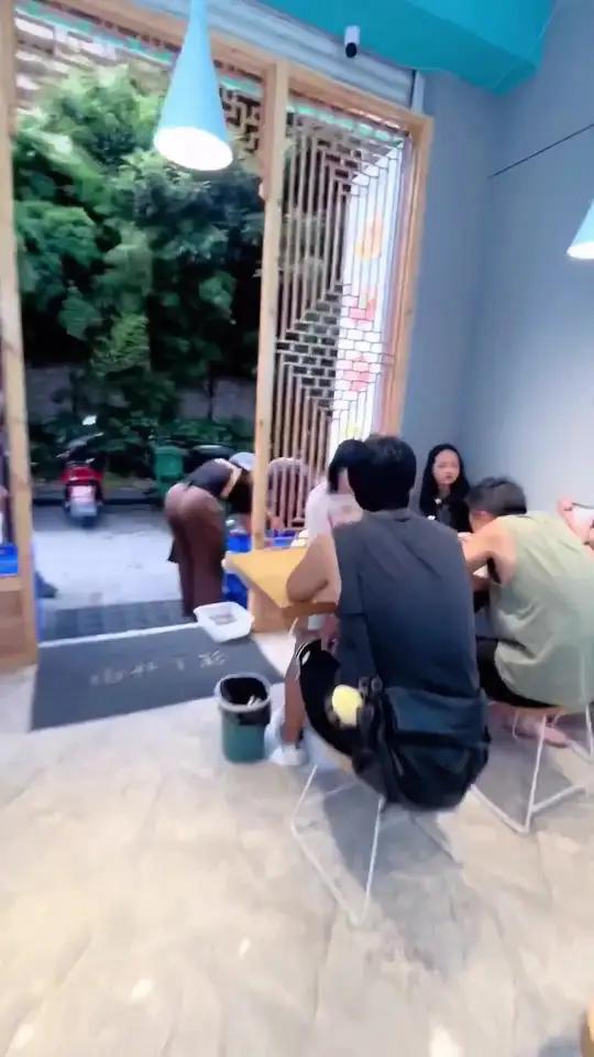 泰安路线上花甲神仙米线太绝!锡纸花甲配面和锅巴,原20现14.9,鲜汤香锅巴,血赚!(「退