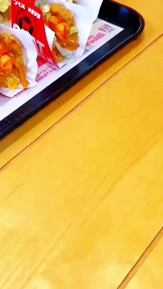 肯德基25.9元2个麻辣小龙虾塔可