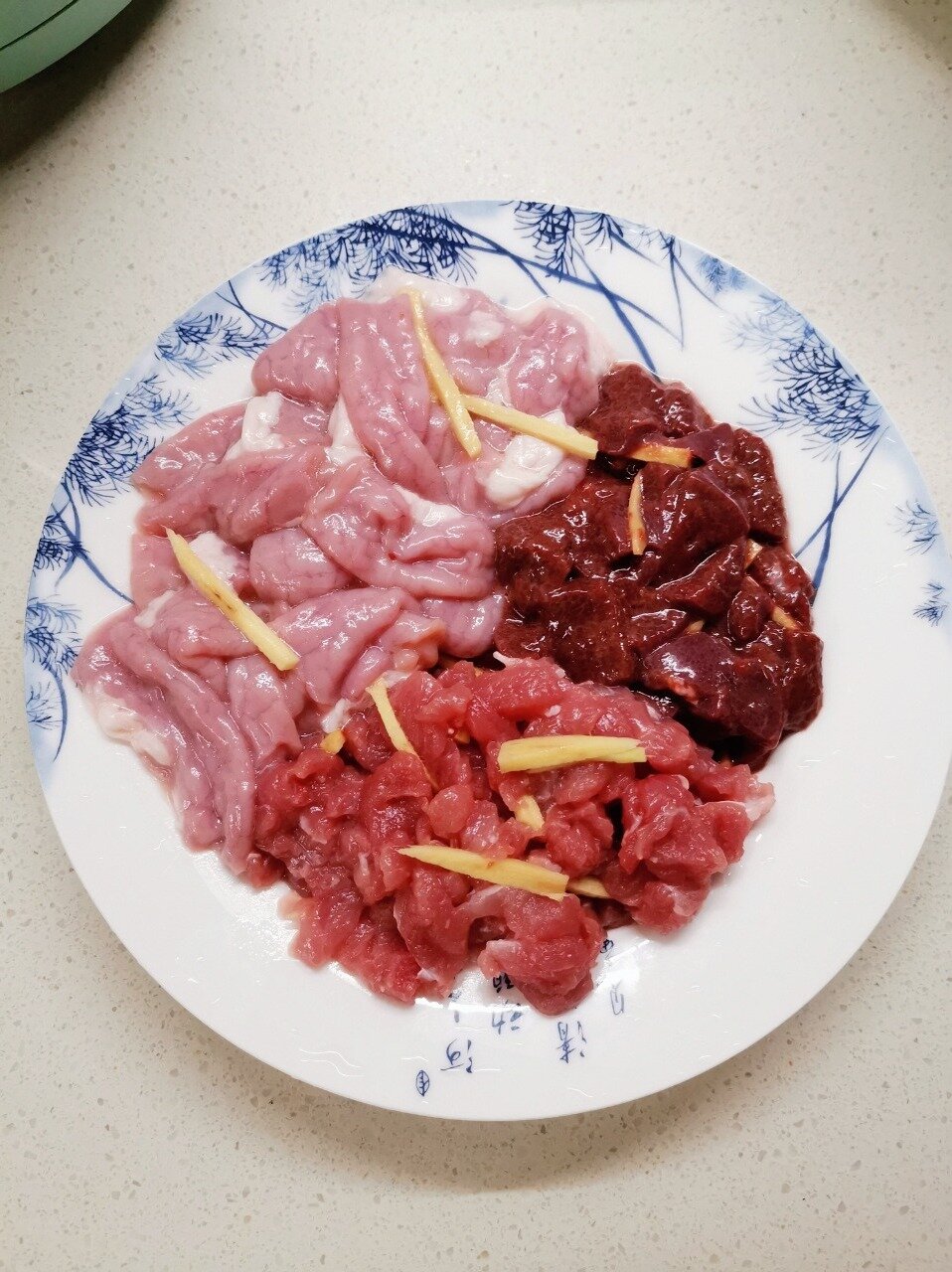 猪肝粉肠瘦肉粥(小时候的最爱)
