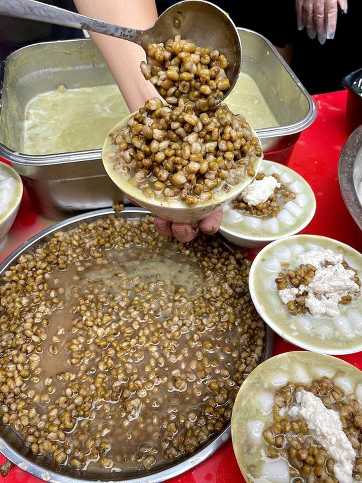 成都街头绿豆醪糟冰汤圆!羡慕成都人!成都美食探店