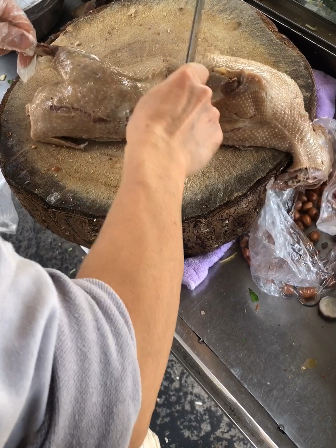 每一个扬州人心里,都有一家认可的盐水鹅摊