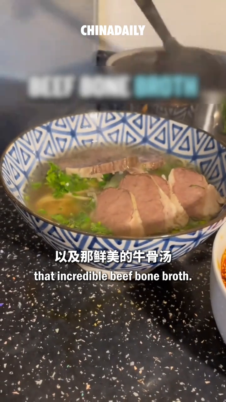 老外在苏格兰馋兰州牛肉面,中国大厨丈夫现场开煮,一口超满足!