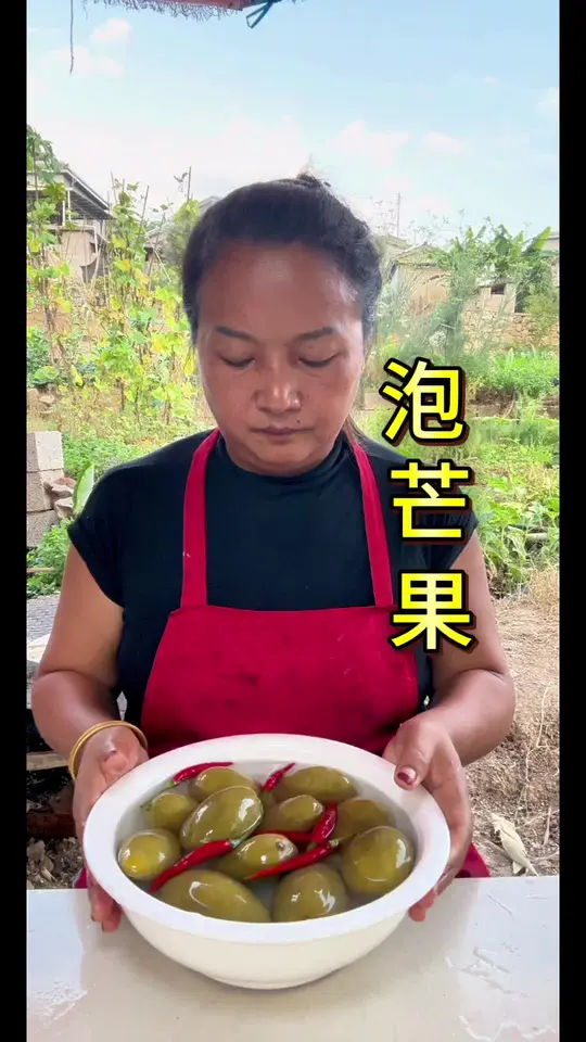 这样做的泡芒果，不管你是用来炒鸡杂还是炒肉烧鱼都非常好吃