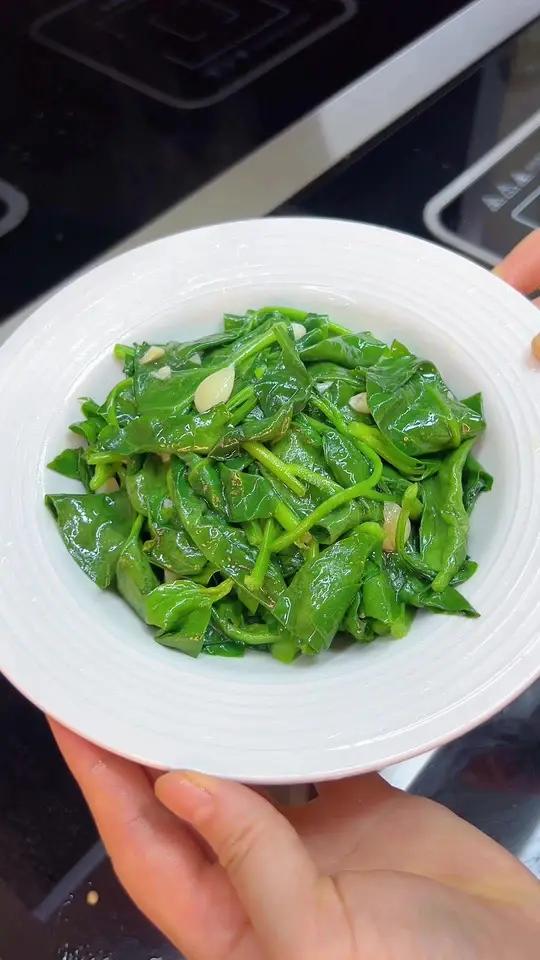 你们那这个菜叫什么?清脆爽口很好吃的,洋菠菜～又称木耳菜