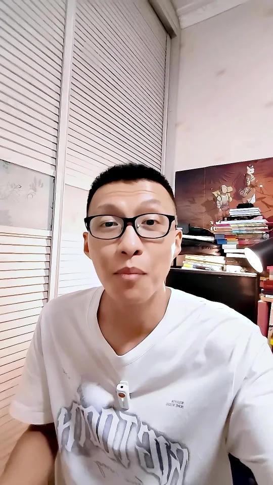 好贪心把世界名画都捧在手心里