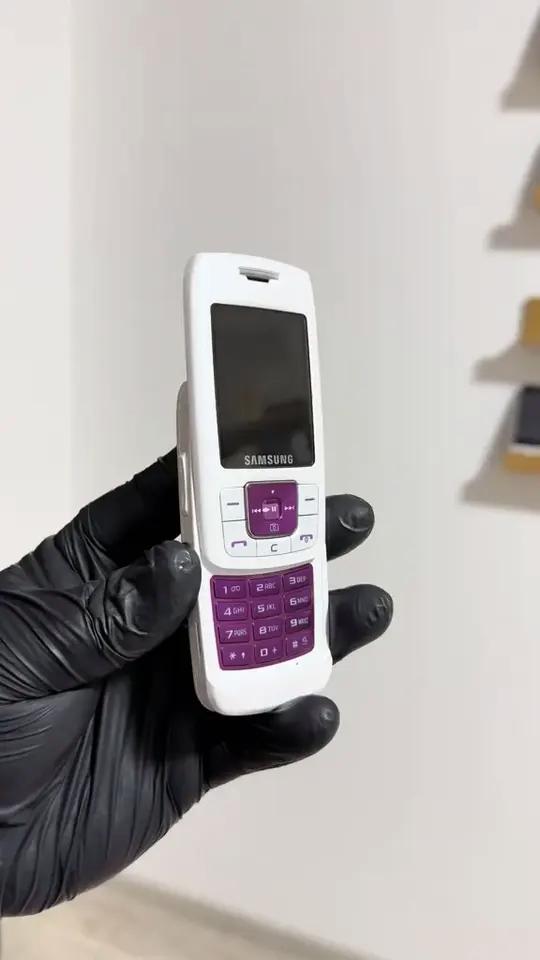 三星滑盖手机全面展示，这设计也太惊艳了！