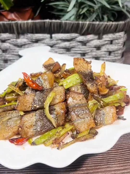 干煸马步鱼
