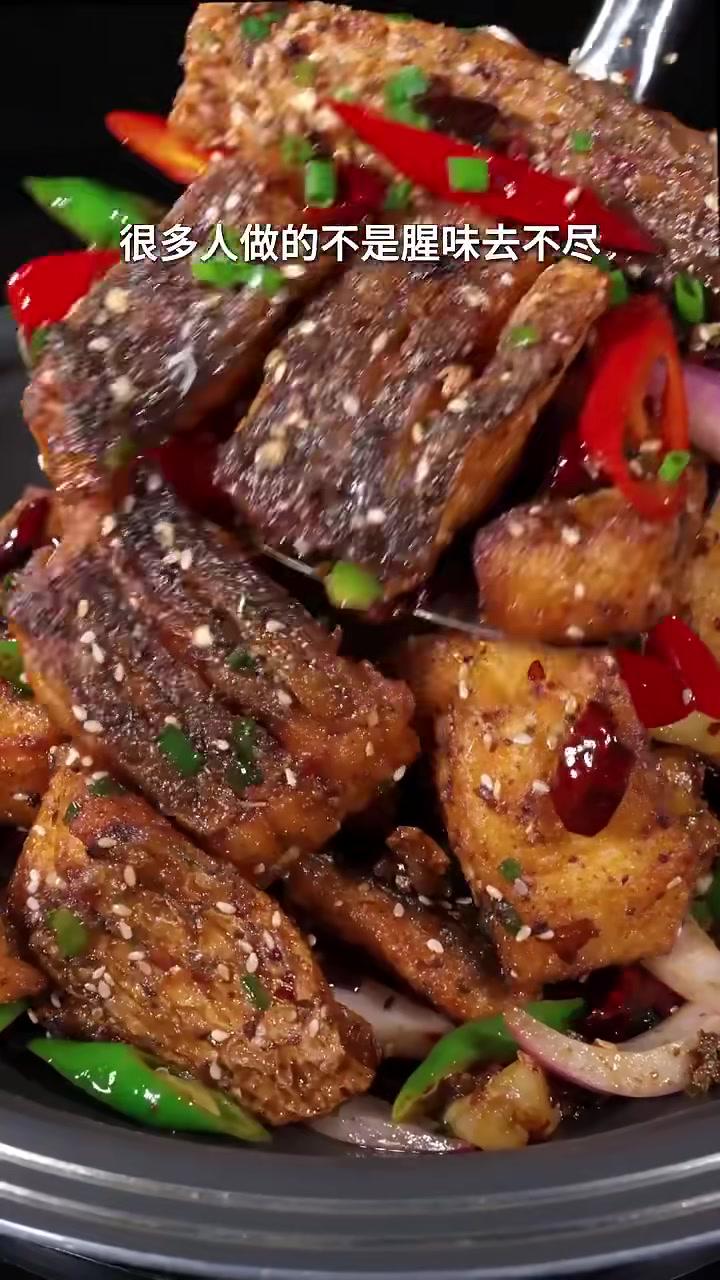 家庭干锅鱼做法来了！这样做的香辣干锅鱼，干香入味，外酥里嫩~