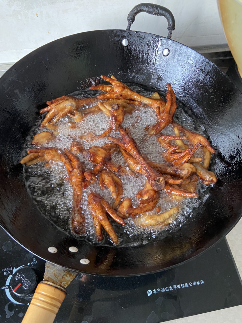 怎么我炸虎皮鸡爪不会暴油?