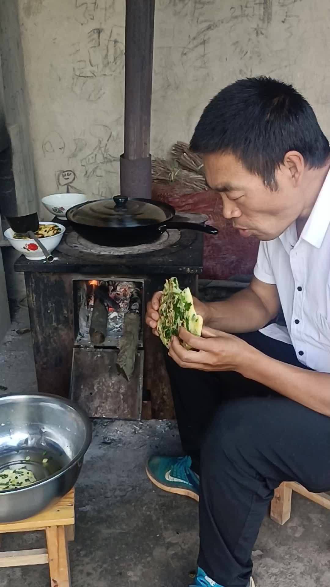 美味可口的葱油饼 三农 我的乡村生活 记录真实生活 农村柴火灶 葱油饼