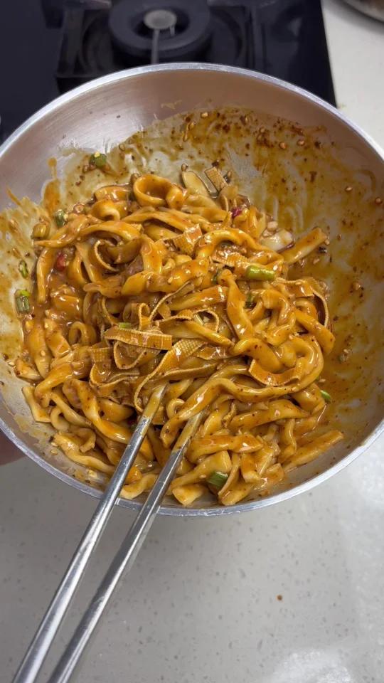 巨好吃的麻酱拌面太赞了!