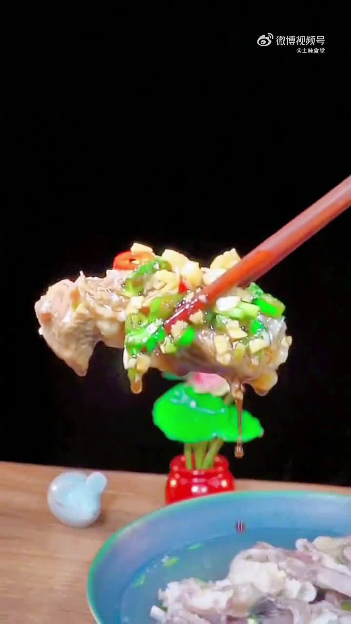 畅飨好味 夏天喝羊肉汤,可以排汗除湿,羊排这样做不膻不柴,赶紧行动起来吧!via.天天美食