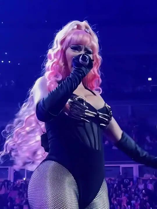 “写作业听这首歌,写得又快 错的又多.” nickiminaj plainjane 欧美音