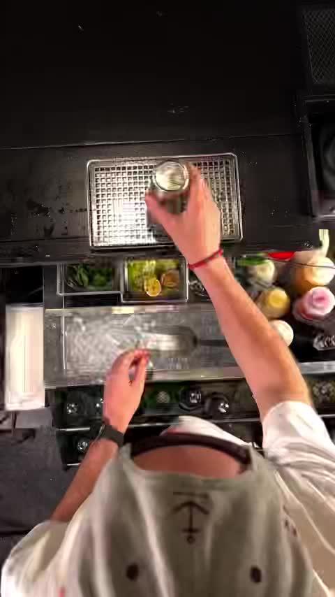 调酒师工作花式调酒 调酒师日常 调酒培训 鸡尾酒外送