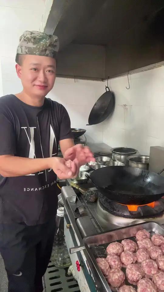 红烧狮子头 手工红烧狮子头