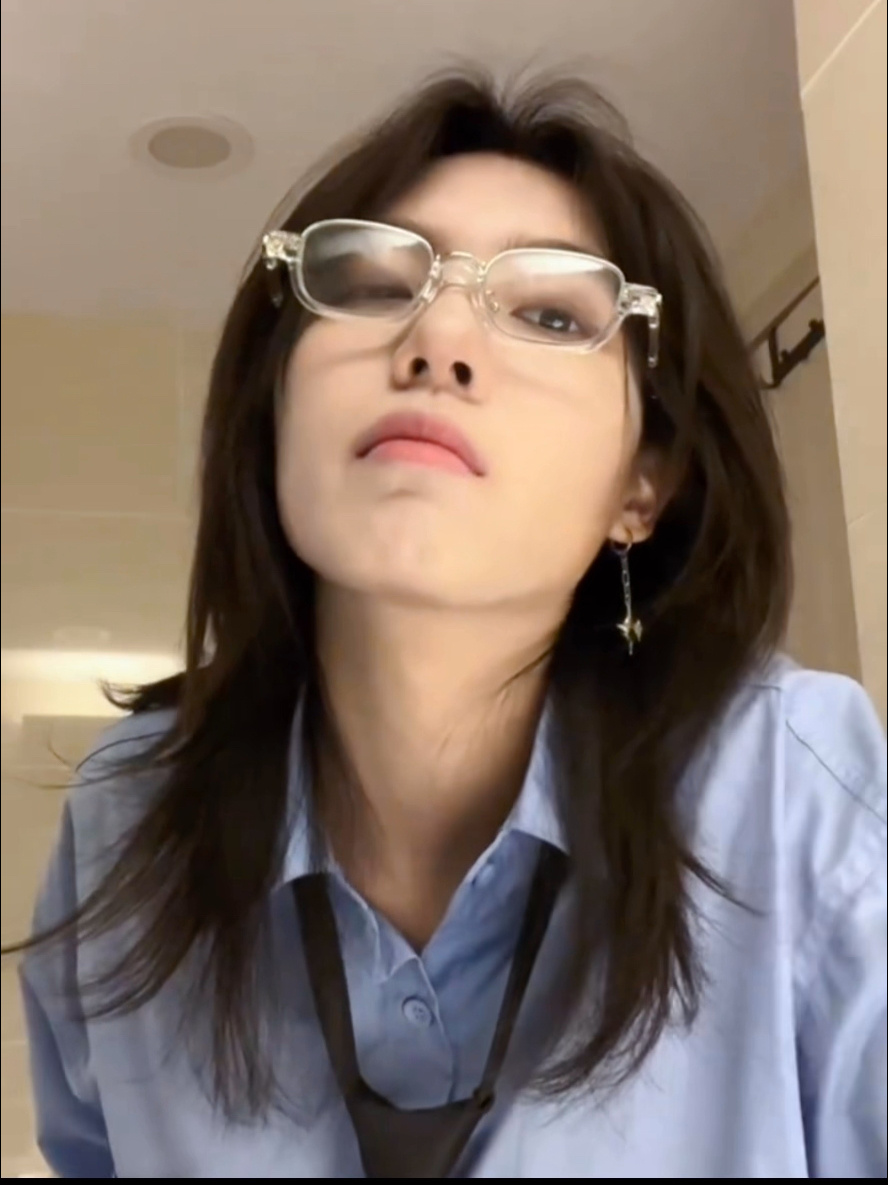 酷酷女生无法拒绝的发型狼尾鲻鱼头