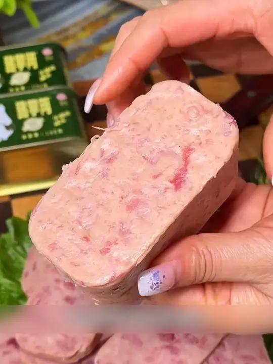 猪掌门大品牌午餐肉也来卷了,这价到手三罐,吃法多样,保质期长,趁活动,赶紧多囤点!