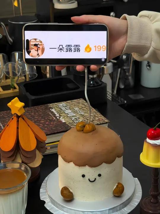 和诡秘199,长长久久!原来续火花真的有小蛋糕吃呀!火花蛋糕甜品治愈一切