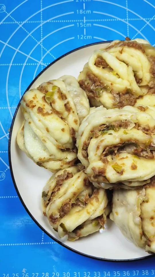 肉末花卷,肉香四溢,比做包子简单